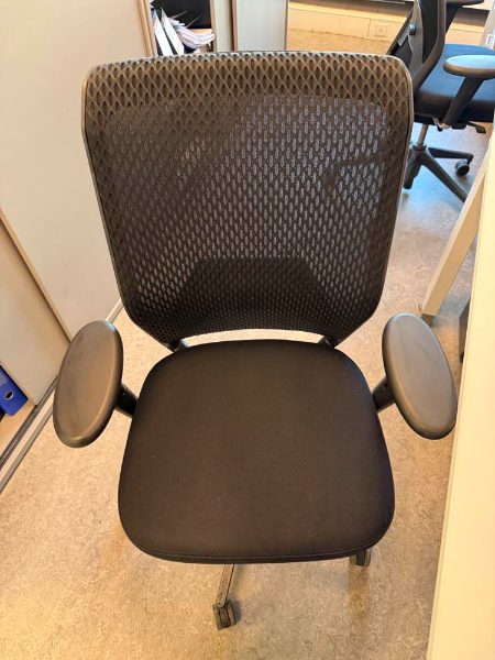 Dieptereiniging bureaustoelen Heineken